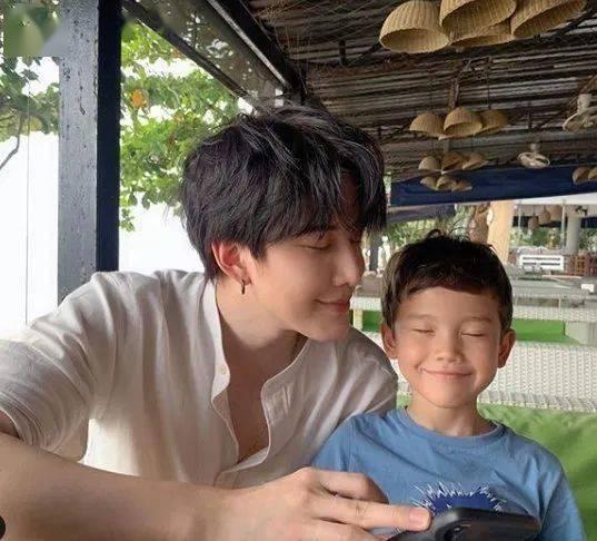 娱乐圈吃瓜不成反掉马,吃瓜不成反掉马,揭秘明星隐私风波